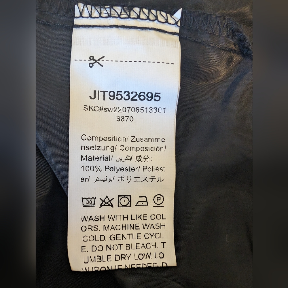 Shein windbreaker - Picture 4 of 4